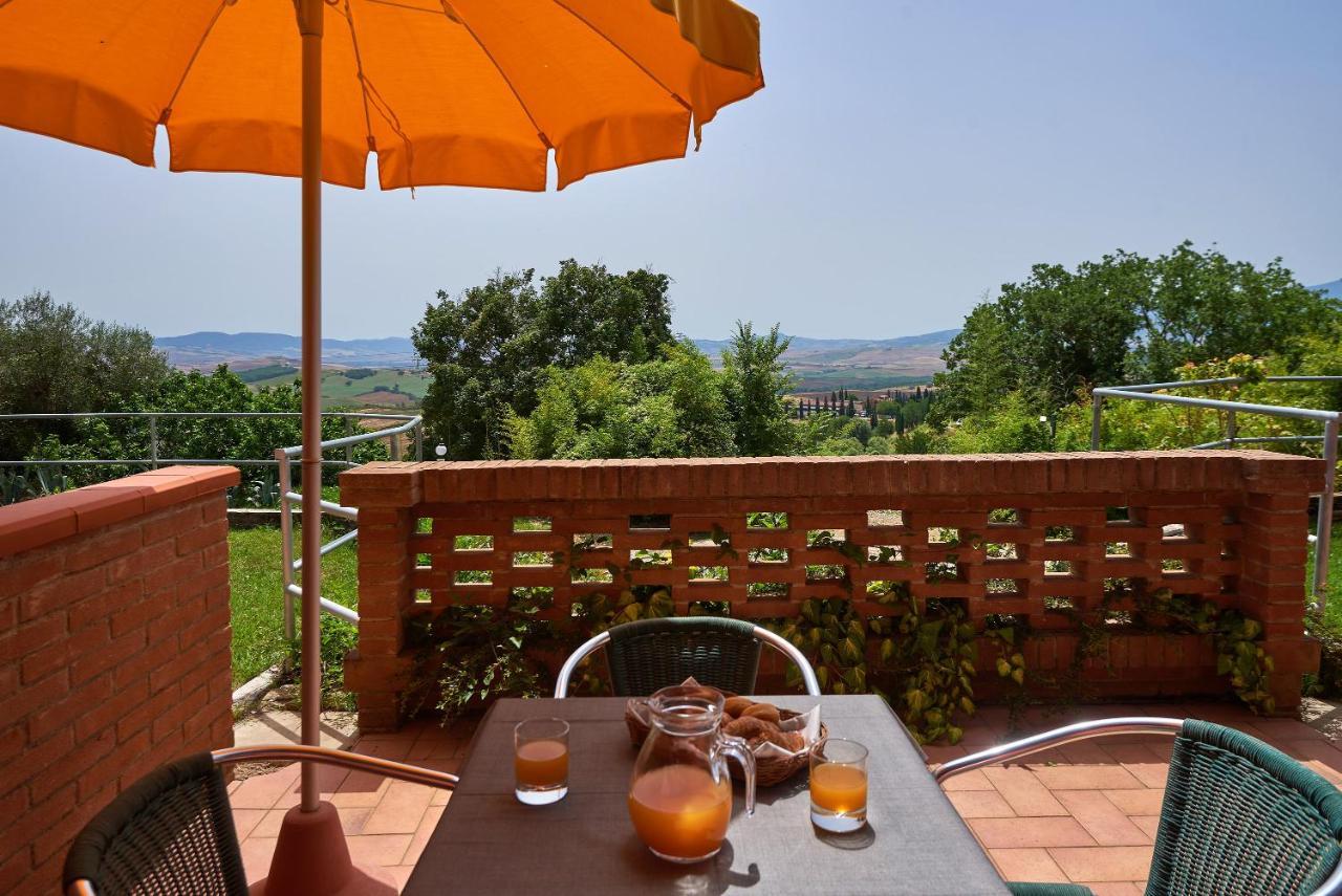Casanova - Panoramic Rooms And Suites San Quirico dʼOrcia Exterior foto