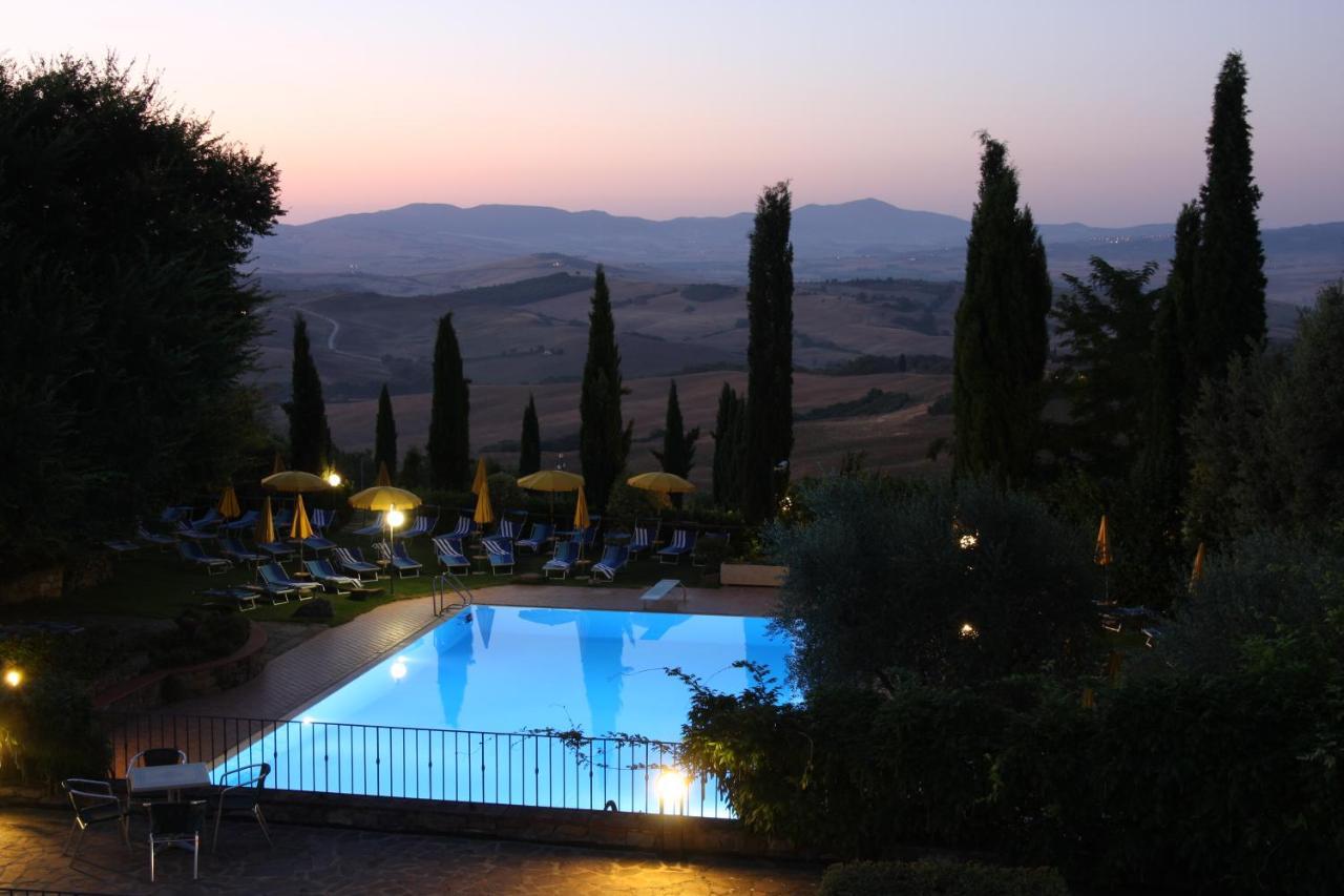Casanova - Panoramic Rooms And Suites San Quirico dʼOrcia Exterior foto